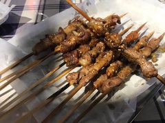 羊肉串-马路牙子地桌烤肉(工体店)