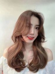 -MODEL'S HAIR