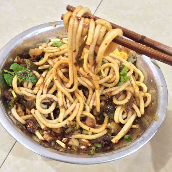 焦记怪噜粉分店-"位置还是比较好找的,在东门桥红树东方后门.