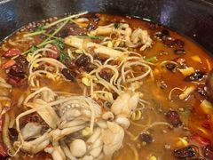 -鸿顺老铁锅美蛙鱼府(解放碑店)