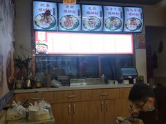 -螺阿牛柳州螺蛳粉·特色煲仔饭