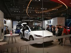 -TESLA 特斯拉(广州天环广场体验店)