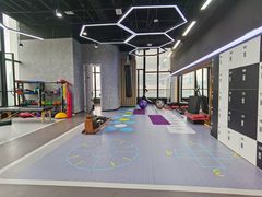 -跃动游泳健身俱乐部(新华传媒店)