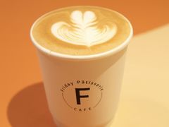 燕麦拿铁-Fridi Patisserie Cafe