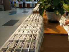 -MiRi眼镜连锁·蔡司·尼康控优点合作店(莘庄店)