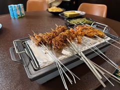 -曼听小寨海鲜烧烤·大连辣炒大王(盖州街店)