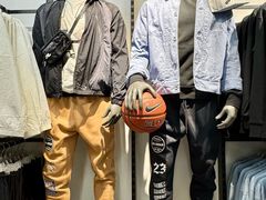 -百年港湾奥特莱斯(香炉礁店)