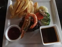 菲力牛排配大虾-小主人西餐厅 master table(青年中路店)