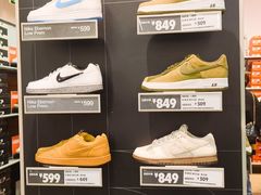 -斯普瑞斯奥特莱斯