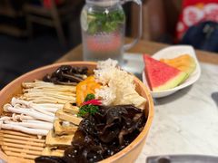 -尚尚仙·酸汤猪手·猪肚鸡火锅(华联万柳购物中心店)