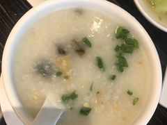 皮蛋瘦肉粥-新海利(北岭店)