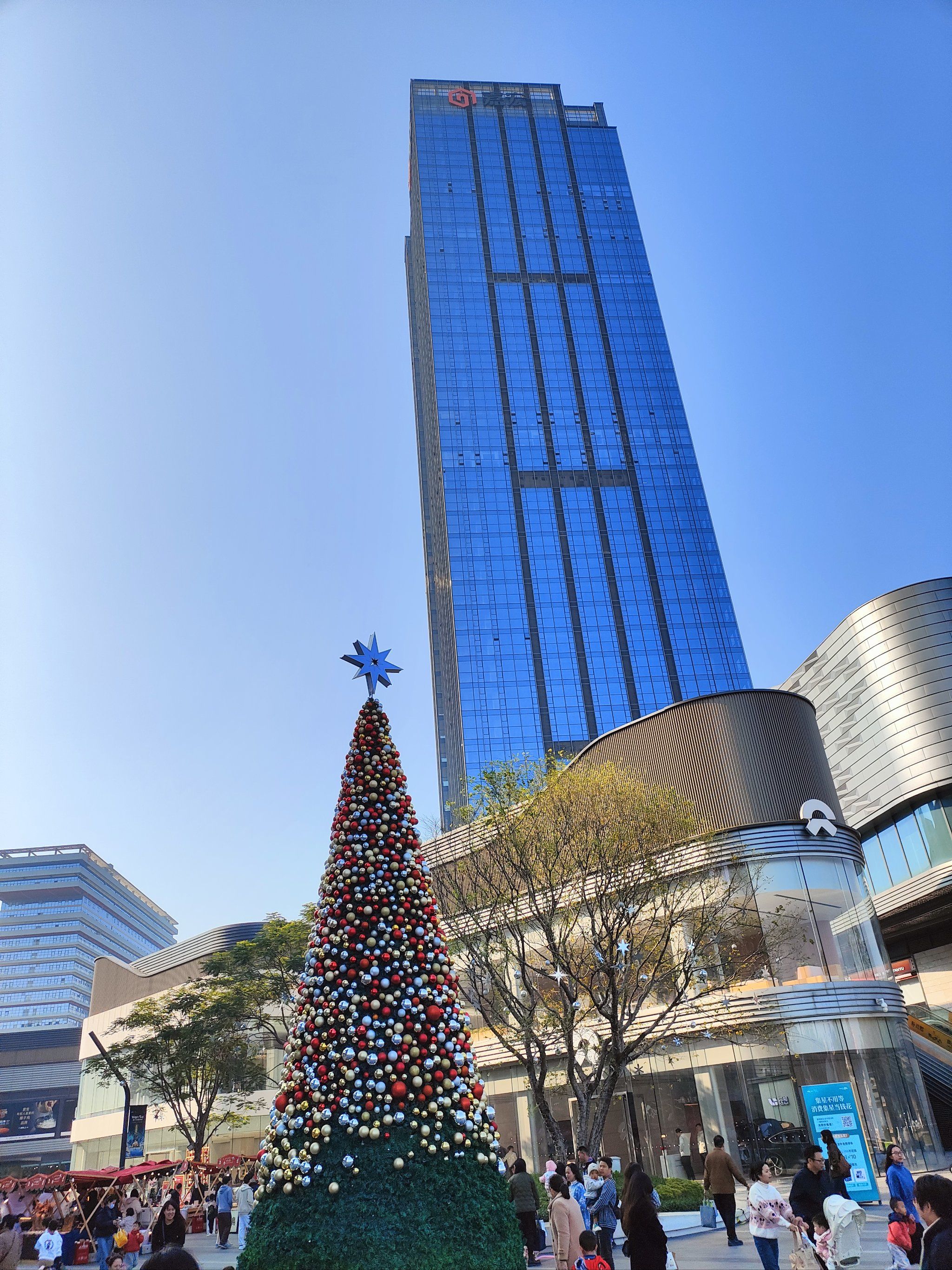 n广肇广惠城际线松山湖北站a出口就在万象汇旁边,从西平西站坐过来
