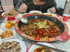 -烧哥美蛙肥肠鱼火锅·十五年社区店