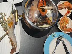 -雍容荟帝王蟹活龙虾展台自助(IFS黑金店)