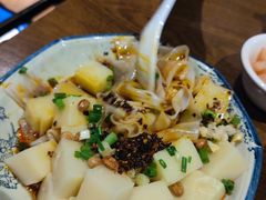 米豆腐拼卷粉-阿婉贵州苗家酸汤鱼(梅林店)