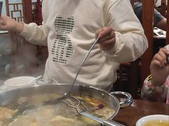 -乡土黄·鲜牛肉火锅·小龙虾(兴业街店)