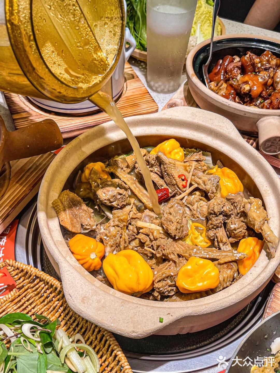 来三亚。。。。见世面了。。。试试香草鸭🦆