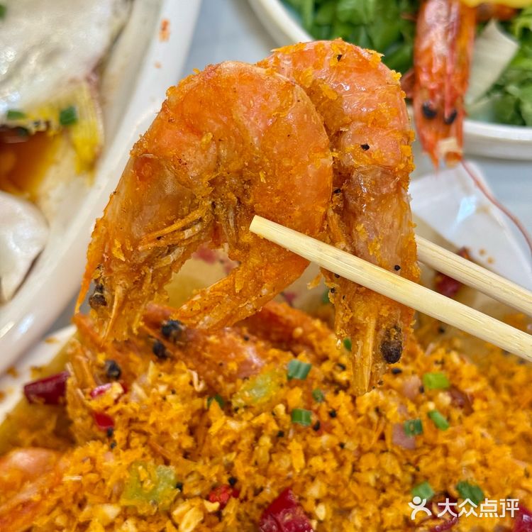 侨港风情街这边平价又美味的海鲜！！