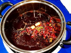 经典锅底-马路边边火锅串串(观前街店)