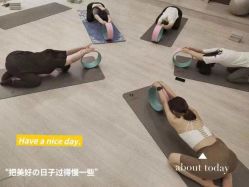-小黑裙瑜伽·普拉提
