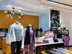 -lululemon(上海浦东IFC店)