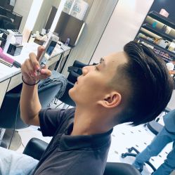 -HAIR CORNER
