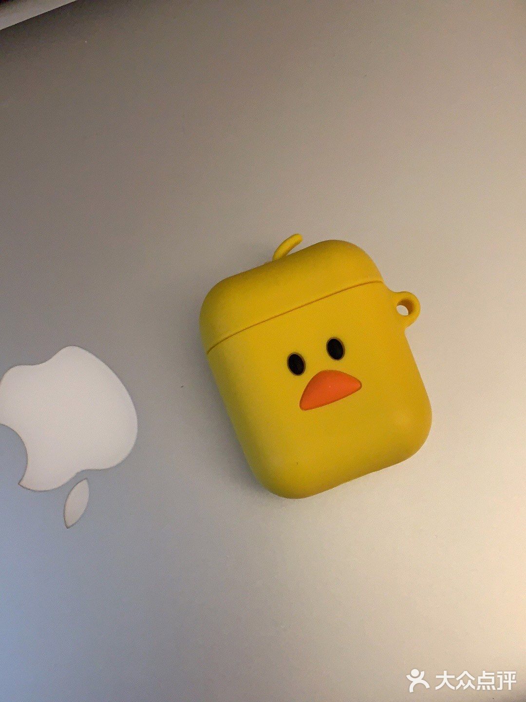 软趴趴的耳朵一带Airpods就掉