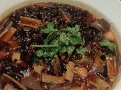 -川流不息·地道川菜·小龙虾(松东路店)