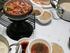 -红鼎豆捞·非遗鲍皇汤火锅(宝丰路店)