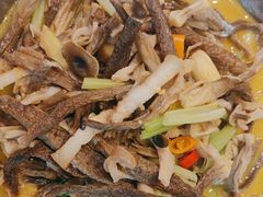 -绿草地·湘菜(酃湖师院店)