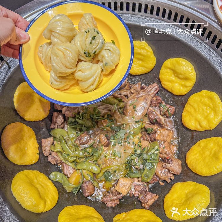 在杭州的东北银入冬仪式感就是铁锅炖大鹅啊