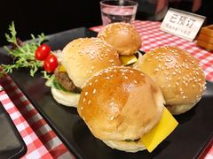 -鲨鱼美式餐厅酒吧Sharky