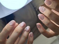 -U+nail优加专业美甲美睫