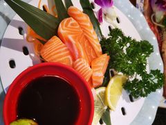 生吃三文鱼-梦山水日本烧肉(五四广场店)