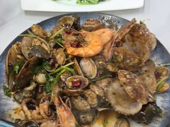 -一口猪海鲜浑锅·东北家常菜