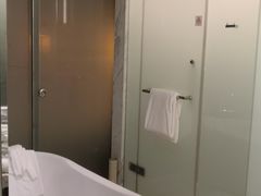 -上海滴水湖皇冠假日酒店