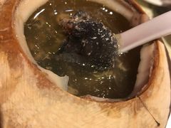椰皇炖乌鸡汤-陈鹏鹏潮汕菜(欢乐海岸 海边景观店)