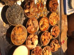 -董哥山城碗碗香(美专校街店)