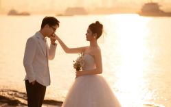 -雪中彩影婚纱摄影·微光艺术中心