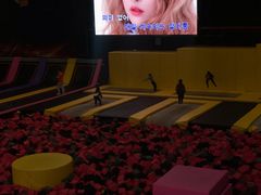 -嘿哟动霸CHUA·新潮玩运动娱乐中心·蹦床滑冰团建乐园