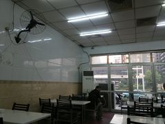 大堂-春雨羊汤店(广开四马路总店)