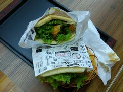 -碗主炭烧米线(交大二村店)