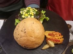 -HIGH FIVE哈福手工汉堡(桂林路店)