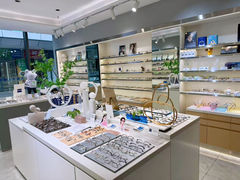 -视野联行眼镜·蔡司·尼康·豪雅·依视路(青浦宝龙店)
