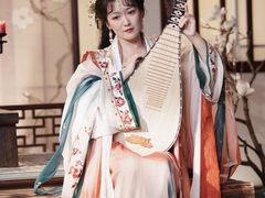 -翩若国风汉服体验馆