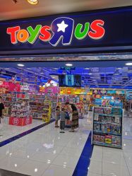 -玩具反斗城(正大广场店)