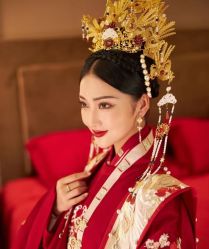 点击看大图 -挪娅婚纱摄影皇家会所