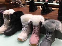 -UGG(燕莎奥特莱斯购物中心店)