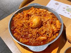 炒年糕-姜虎东白丁烤肉(恒隆广场店)