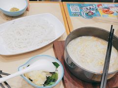 酸菜鱼米线-灵芝妹子海鲜米线(凯德和平广场店)